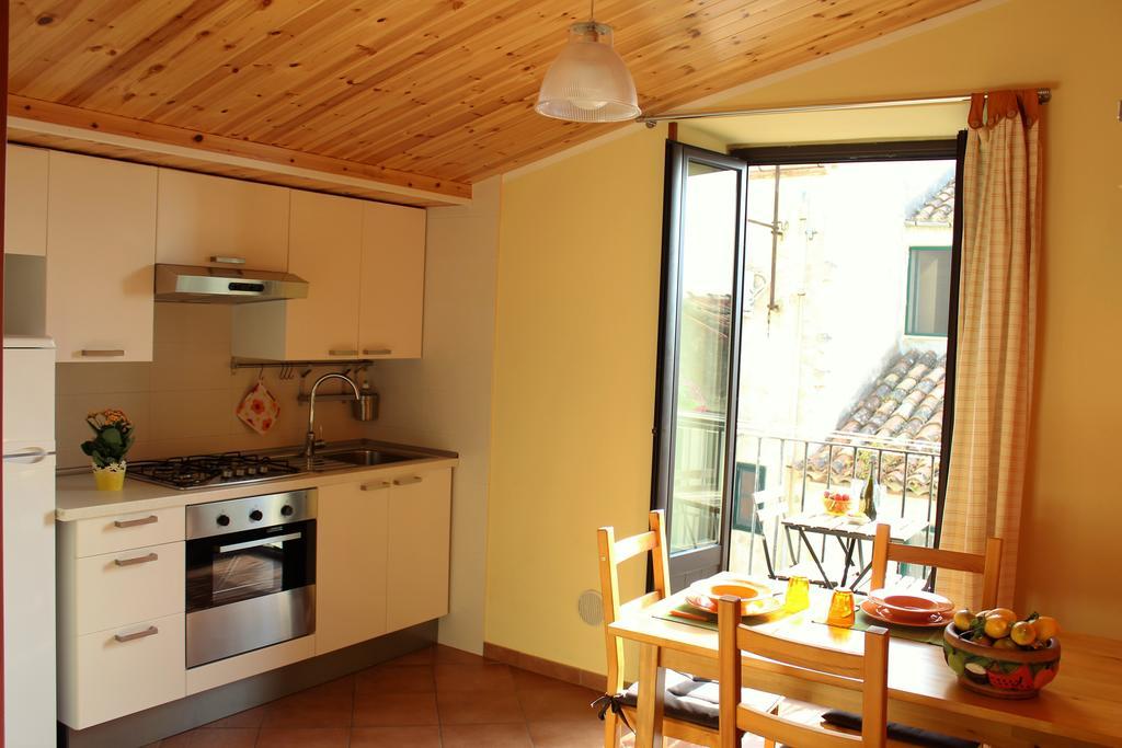 Gaia Holidays Apartments Cefalu Bagian luar foto
