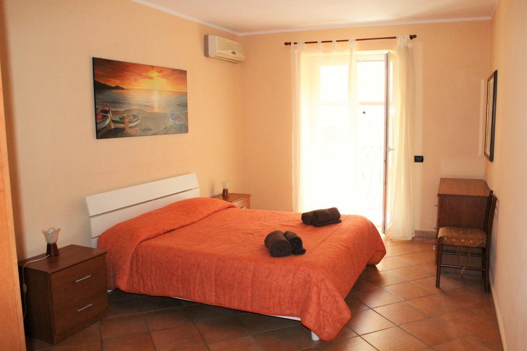 Gaia Holidays Apartments Cefalu Bagian luar foto